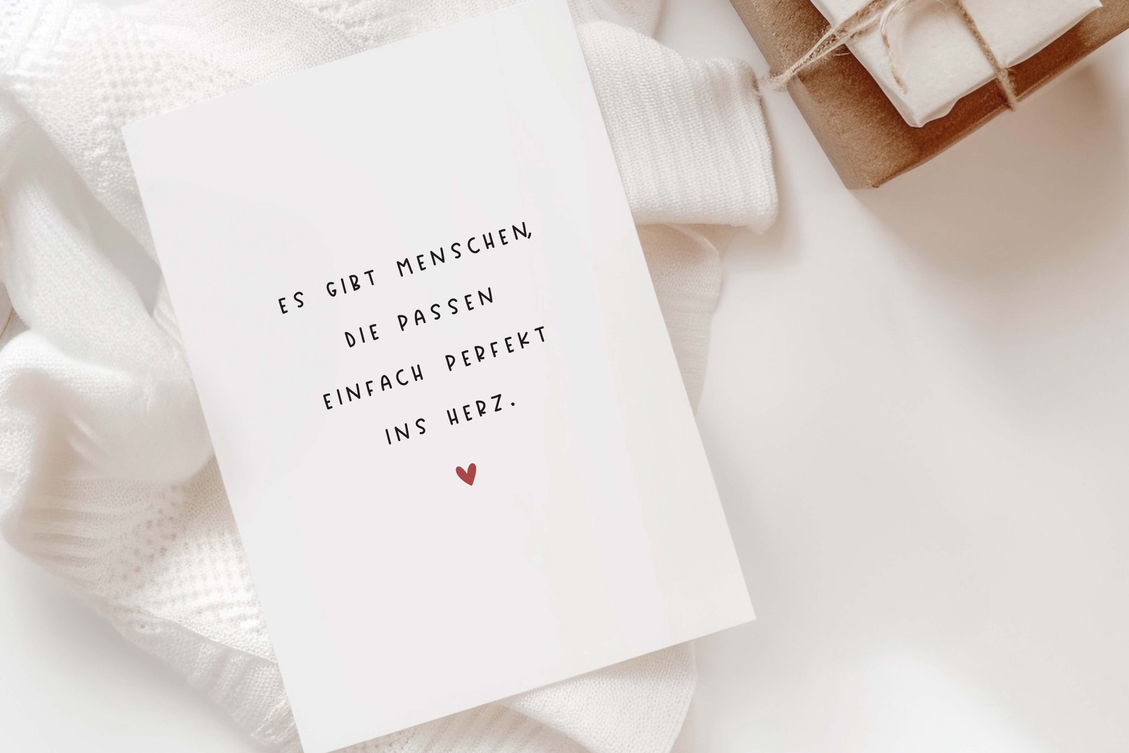 Postkarte "Es gibt Menschen die passen einfach perfekt ins Herz" DIN A6