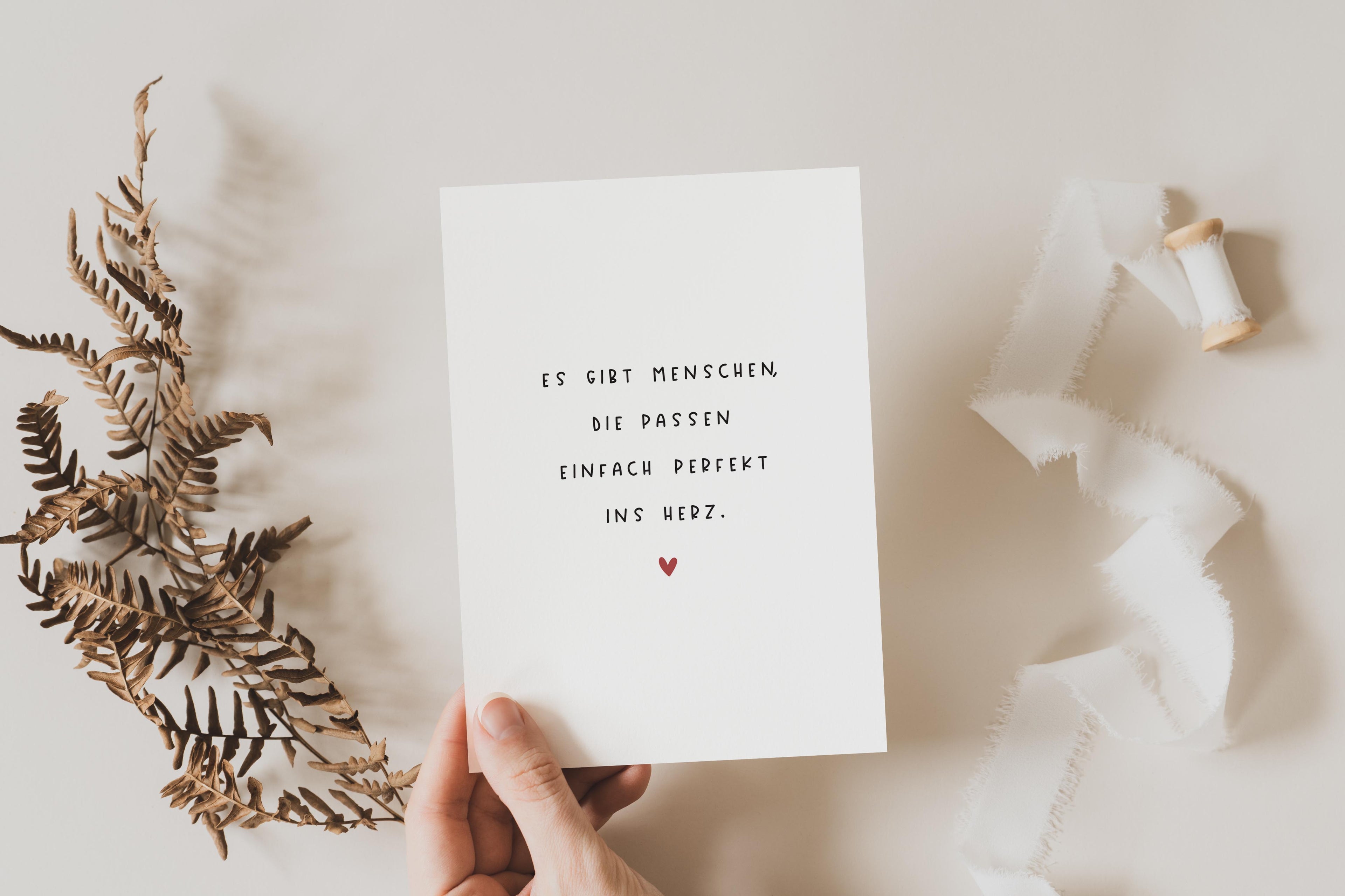 Postkarte "Es gibt Menschen die passen einfach perfekt ins Herz" DIN A6